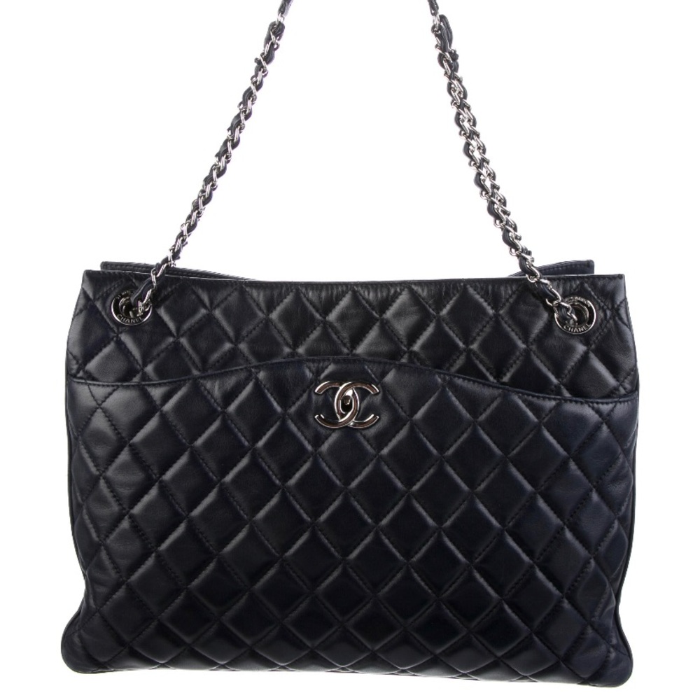 ❌ sold ❌ 💯 Chanel Lambskin Large Tote